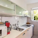 Nice Apartment In Makarska アパート *