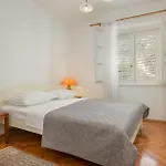 Nice Apartment In Makarska アパート *
