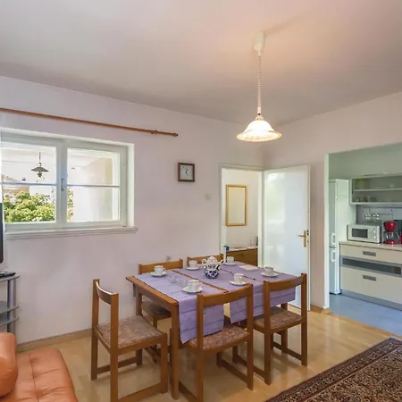 3 Bedroom Cozy In * Makarská